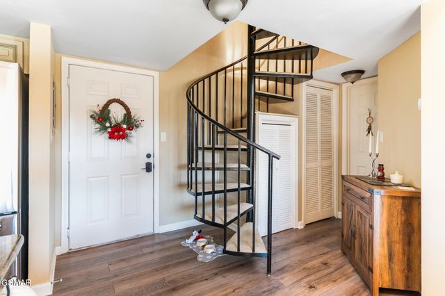 1380 Ski View Drive, Gatlinburg, TN 37738