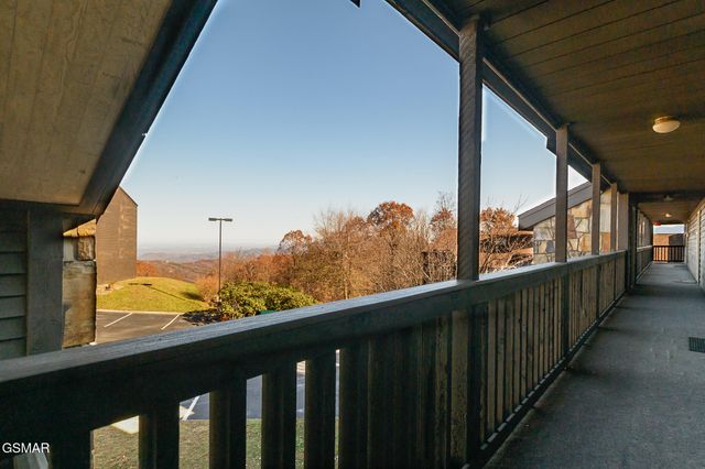 1380 Ski View Drive, Gatlinburg, TN 37738