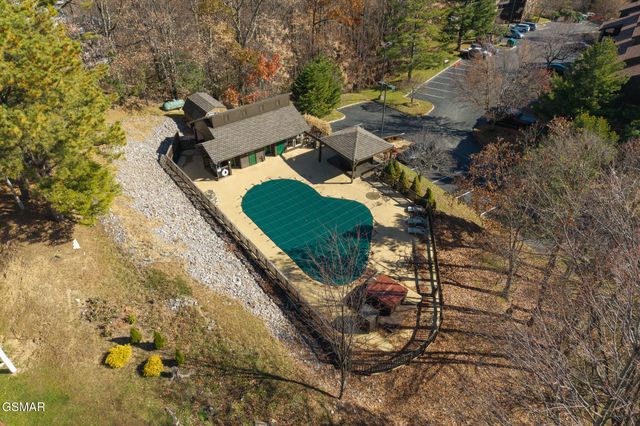 1380 Ski View Drive, Gatlinburg, TN 37738