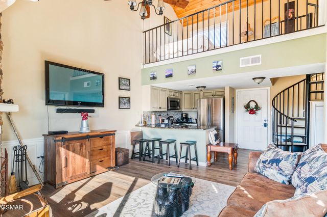 1380 Ski View Drive, Gatlinburg, TN 37738