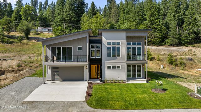 47 Cozy Ln, Sagle, ID 83860
