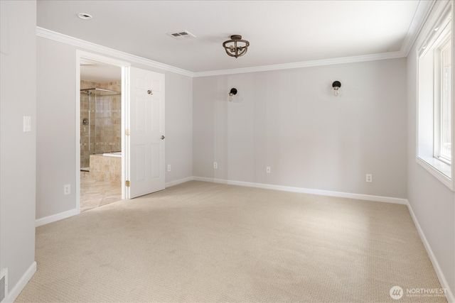 605 S 198th Street, Des Moines, WA 98148