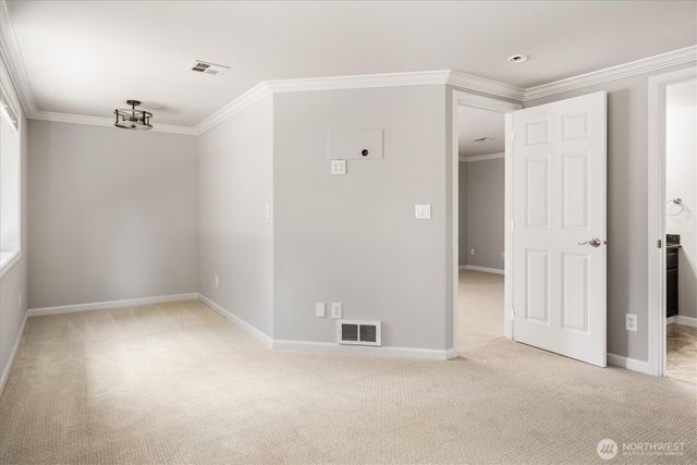 605 S 198th Street, Des Moines, WA 98148