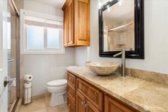 605 S 198th Street, Des Moines, WA 98148