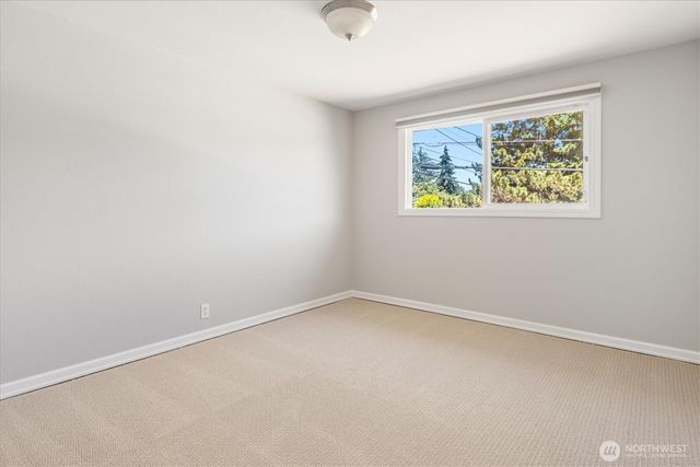 605 S 198th Street, Des Moines, WA 98148