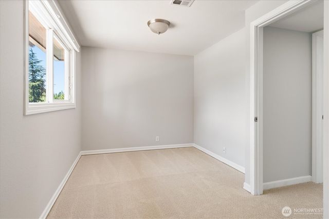 605 S 198th Street, Des Moines, WA 98148