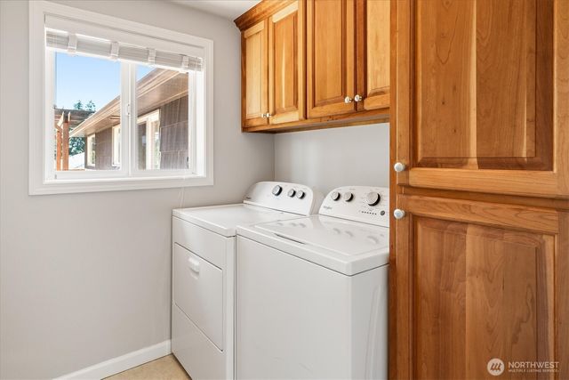 605 S 198th Street, Des Moines, WA 98148