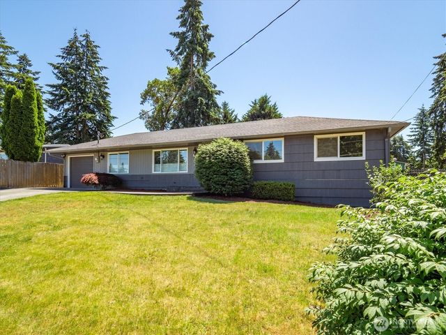 605 S 198th Street, Des Moines, WA 98148