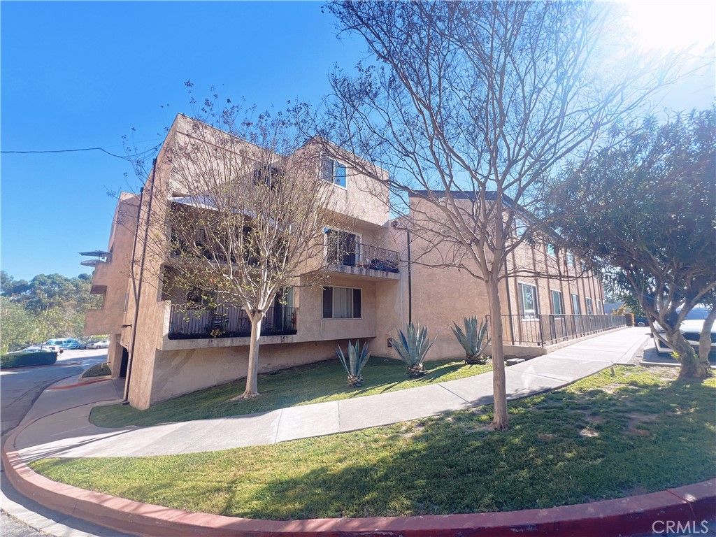 1761 Neil Armstrong 204, Montebello, CA 90640