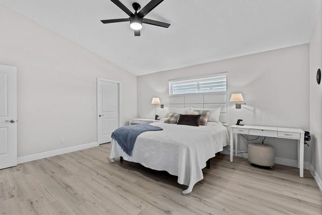 8566 97th Avenue, Vero Beach, FL 32967