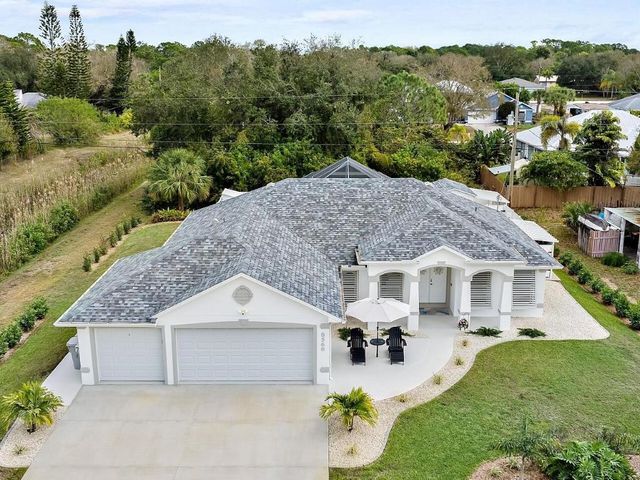 8566 97th Avenue, Vero Beach, FL 32967