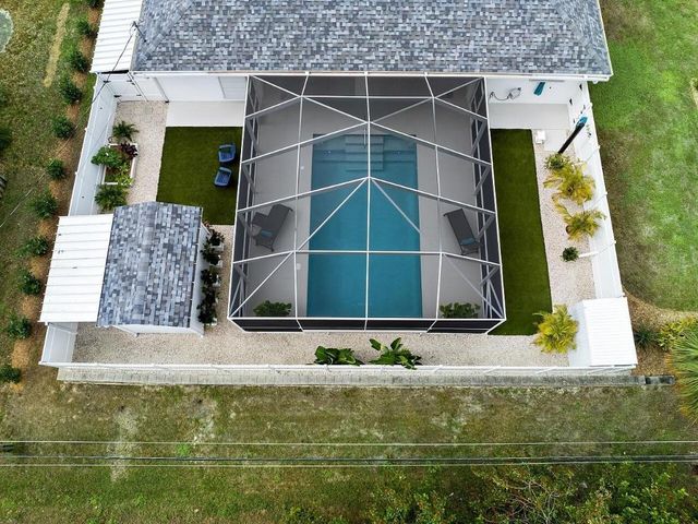 8566 97th Avenue, Vero Beach, FL 32967