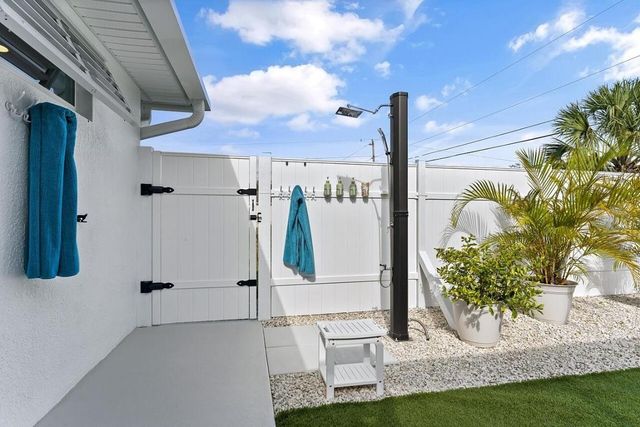 8566 97th Avenue, Vero Beach, FL 32967