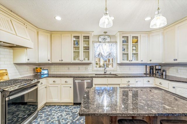 127 16th Avenue NW, New Brighton, MN 55112