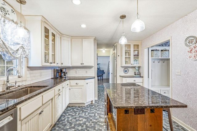 127 16th Avenue NW, New Brighton, MN 55112