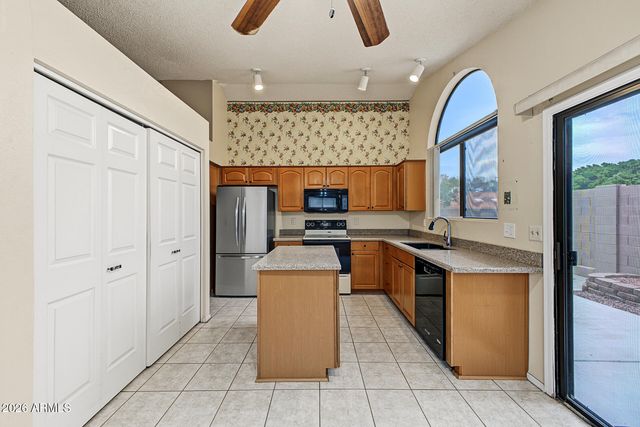 924 W SUNWARD Drive, Gilbert, AZ 85233