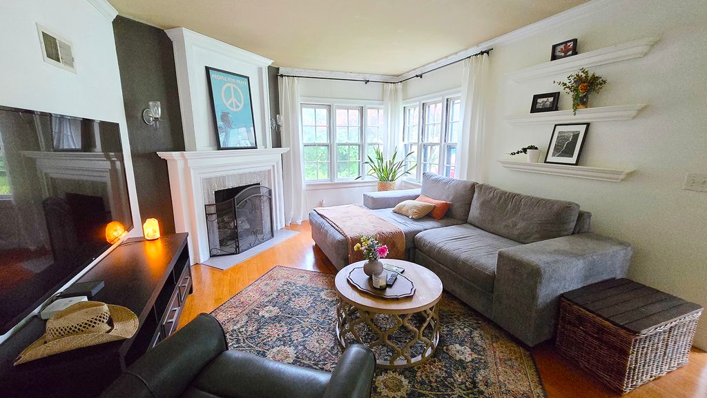 Image 18 of property listing at 725 Magnolia Avenue, Mt Vernon, IL 62864