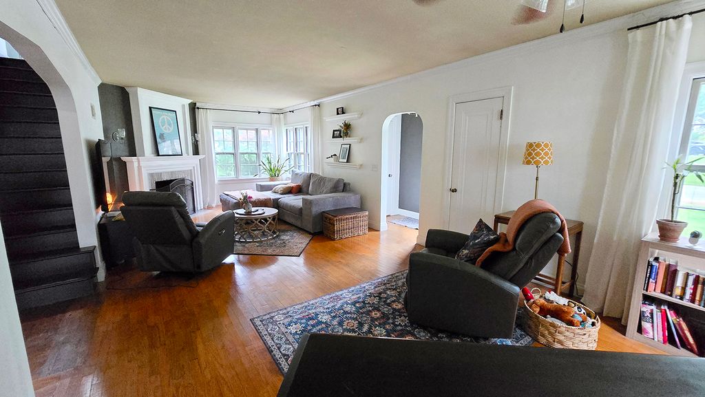 Image 22 of property listing at 725 Magnolia Avenue, Mt Vernon, IL 62864