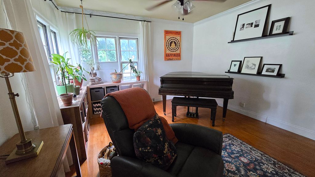 Image 24 of property listing at 725 Magnolia Avenue, Mt Vernon, IL 62864