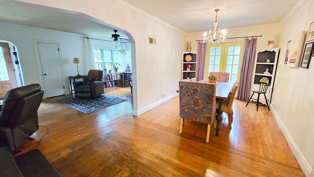 Image 25 of property listing at 725 Magnolia Avenue, Mt Vernon, IL 62864