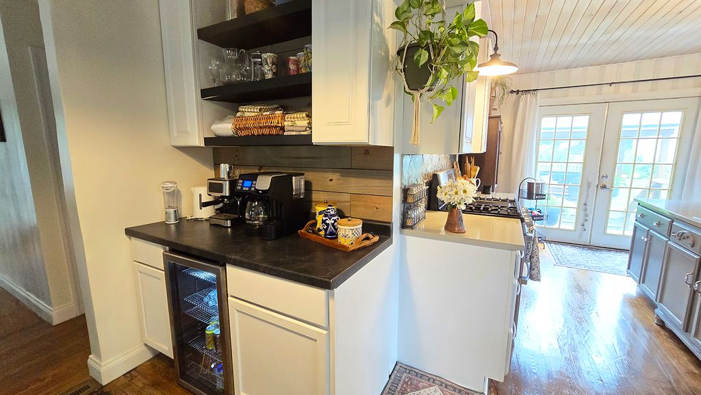 Image 29 of property listing at 725 Magnolia Avenue, Mt Vernon, IL 62864