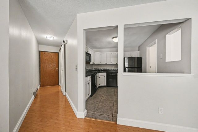 1561 Wheelock Lane 101, Saint Paul, MN 55117