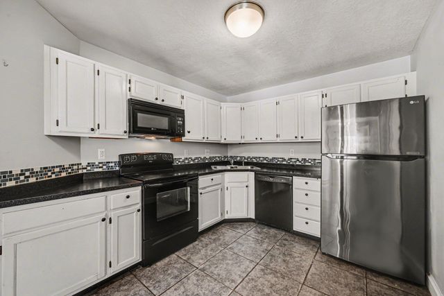 1561 Wheelock Lane 101, Saint Paul, MN 55117