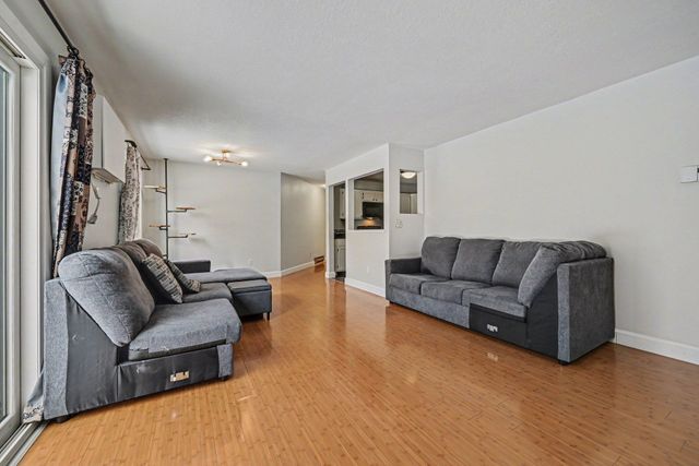 1561 Wheelock Lane 101, Saint Paul, MN 55117