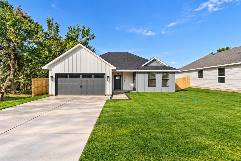 5404 Celina Court, Granbury, TX 76048 — exterior