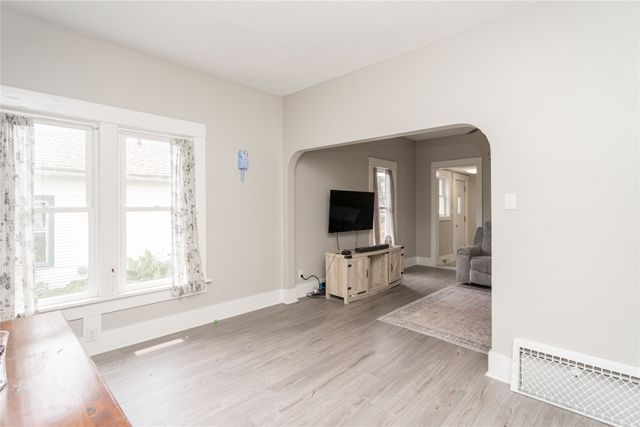 329 4th Street, West Des Moines, IA 50265