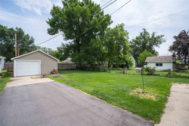 329 4th Street, West Des Moines, IA 50265