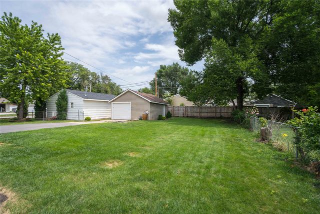 329 4th Street, West Des Moines, IA 50265