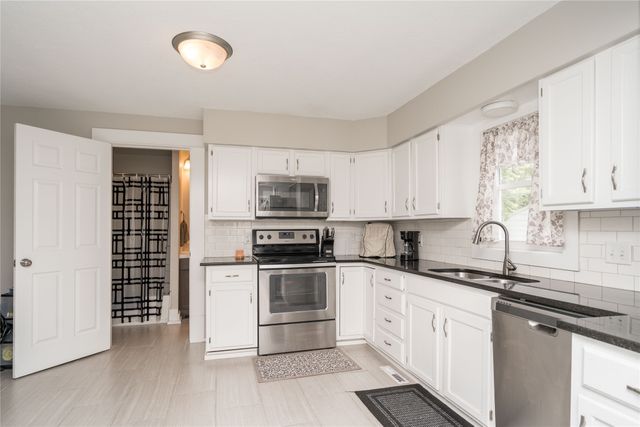 329 4th Street, West Des Moines, IA 50265