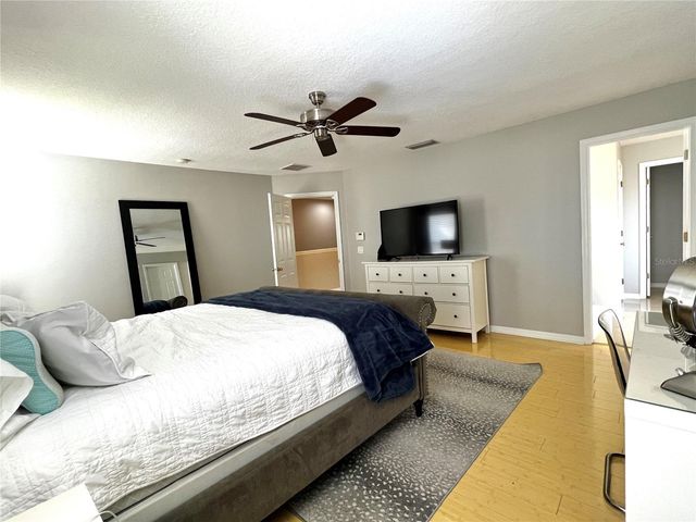 8848 CAMERON CREST DRIVE, Tampa, FL 33626