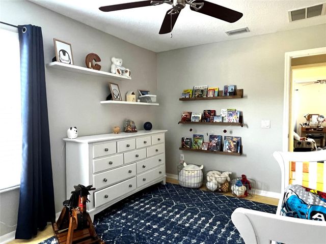8848 CAMERON CREST DRIVE, Tampa, FL 33626
