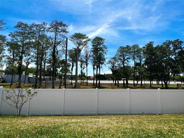 8848 CAMERON CREST DRIVE, Tampa, FL 33626
