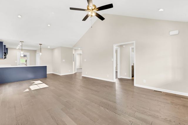 1437 Isaiah Dr, Clarksville, TN 37042