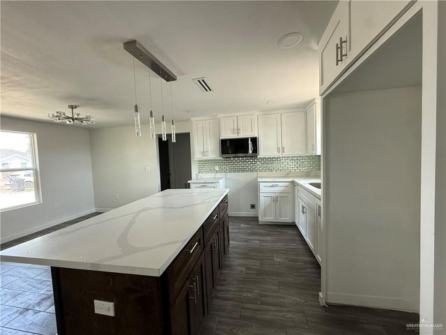 1524 E Filmore Avenue, Alton, TX 78573