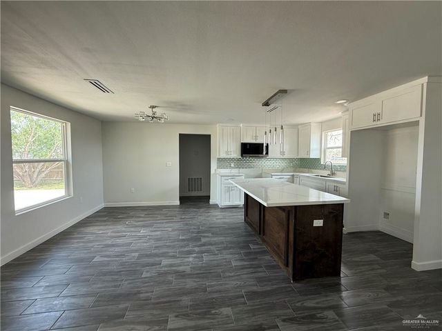 1524 E Filmore Avenue, Alton, TX 78573