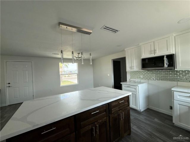 1524 E Filmore Avenue, Alton, TX 78573