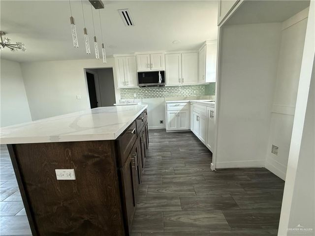 1524 E Filmore Avenue, Alton, TX 78573