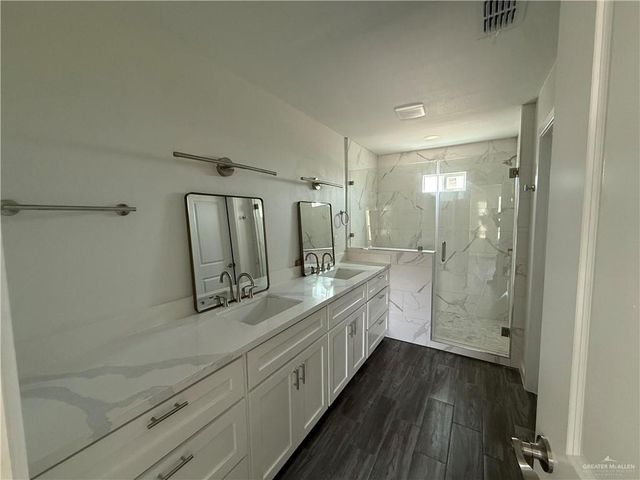 1524 E Filmore Avenue, Alton, TX 78573