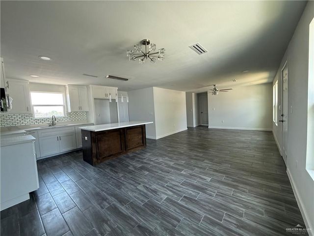 1524 E Filmore Avenue, Alton, TX 78573