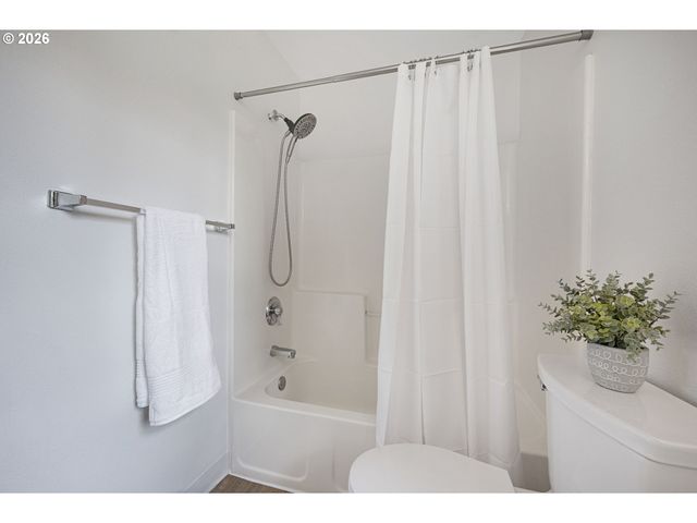 11010 Sw ESCHMAN Way, Tigard, OR 97223