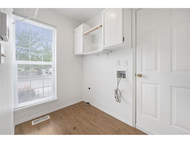 11010 Sw ESCHMAN Way, Tigard, OR 97223