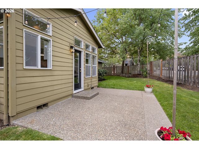 11010 Sw ESCHMAN Way, Tigard, OR 97223