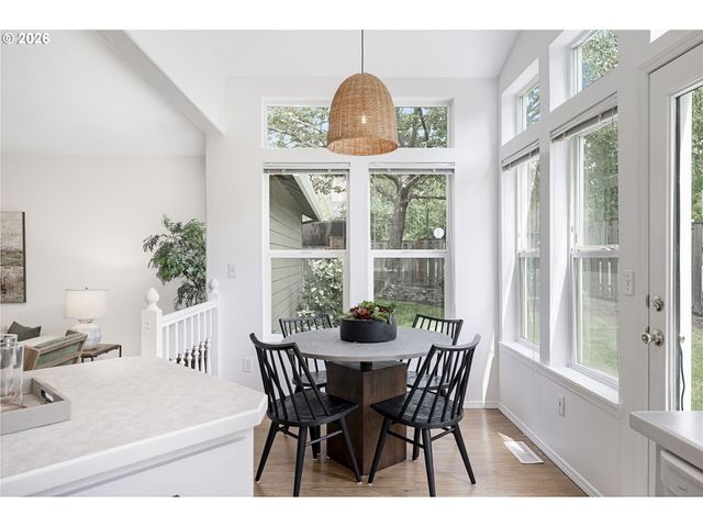 11010 Sw ESCHMAN Way, Tigard, OR 97223