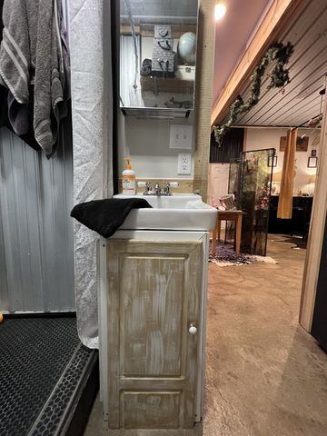 75 New Harmony Rd, Lafayette, TN 37083