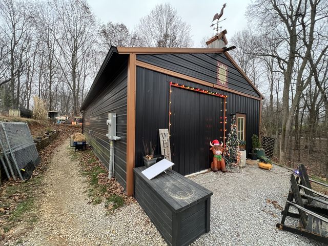 75 New Harmony Rd, Lafayette, TN 37083