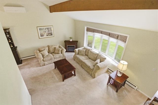 77 Willow Lane, Amherst, NY 14228